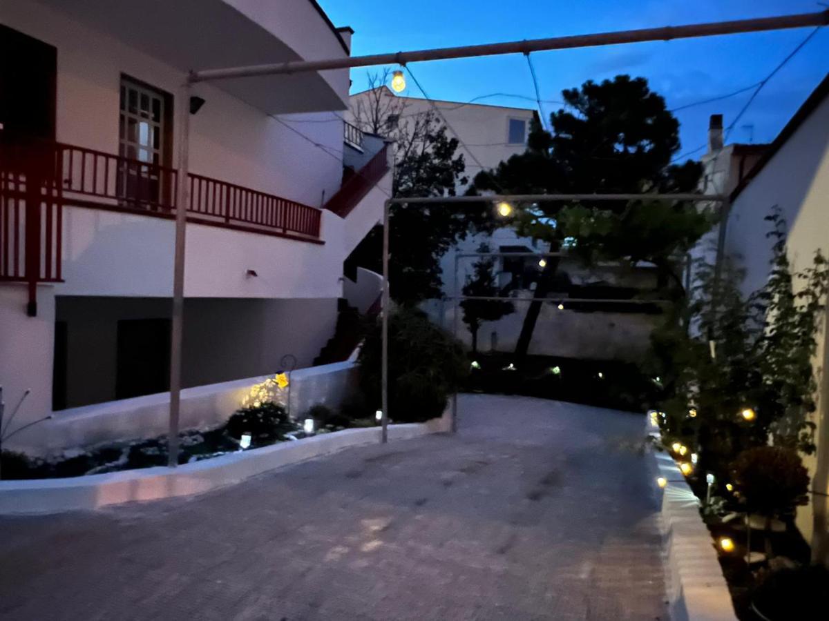 Апартаменты La Casa Di Wioletta Барчеллона-Поццо-ди-Готто Экстерьер фото