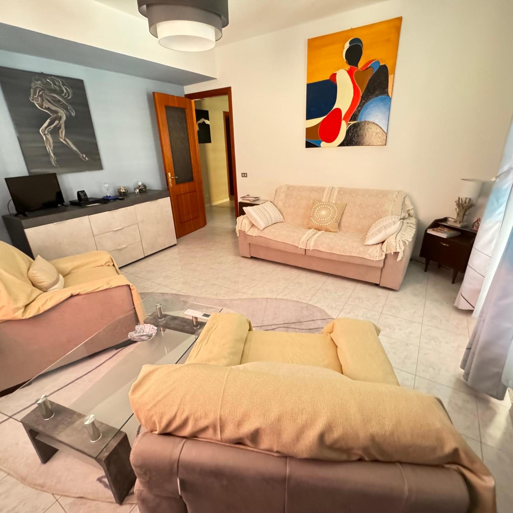 Апартаменты La Casa Di Wioletta Барчеллона-Поццо-ди-Готто Экстерьер фото
